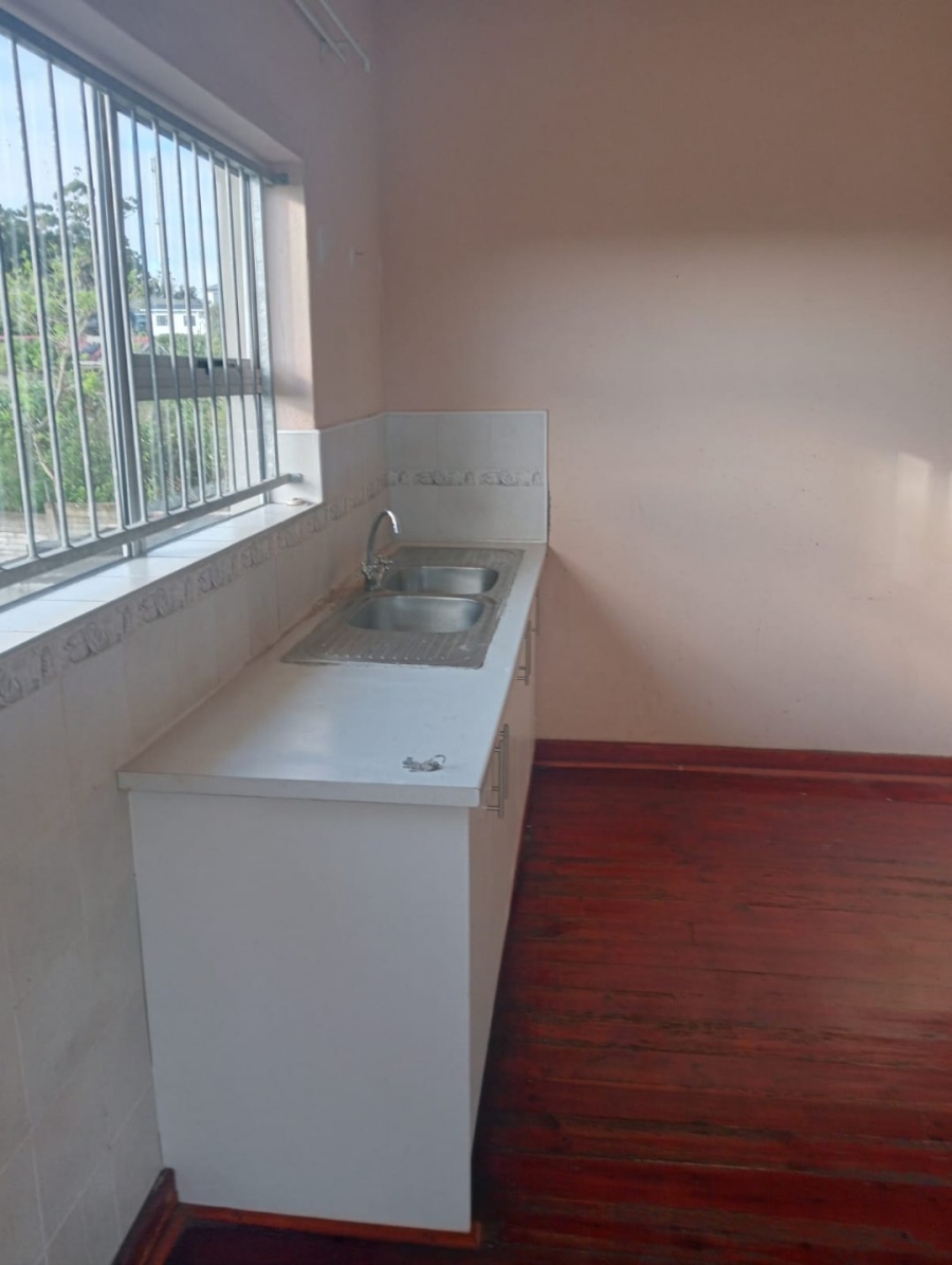 3 Bedroom Property for Sale in Summerpride Eastern Cape